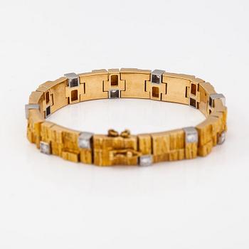 Björn Weckström, "Caroline", An 18K gold bracelet with diamonds ca. 1.20 ct in total. Lapponia 1984.