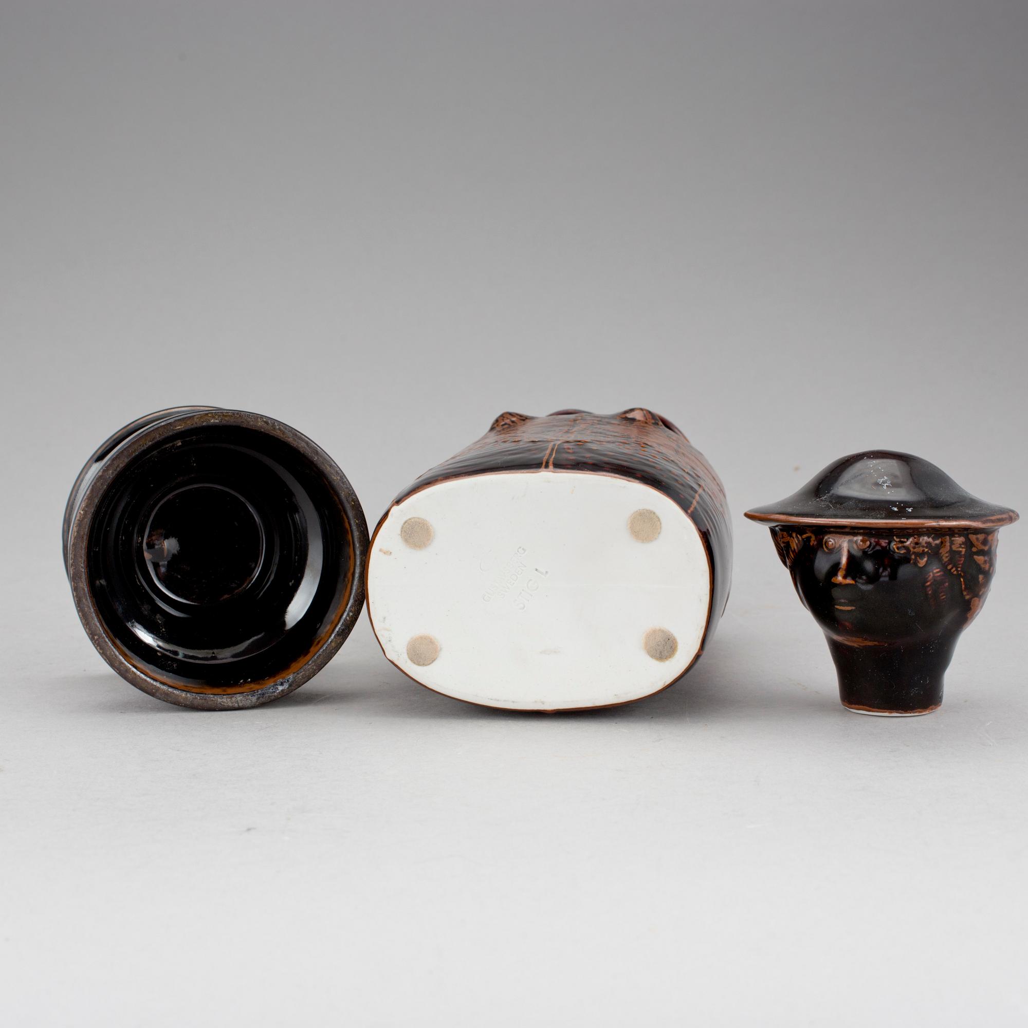 KARAFF & LJUSSTAKE, stengods. Bl a Stig Lindberg, Gustavsberg studio, 1970-tal.
