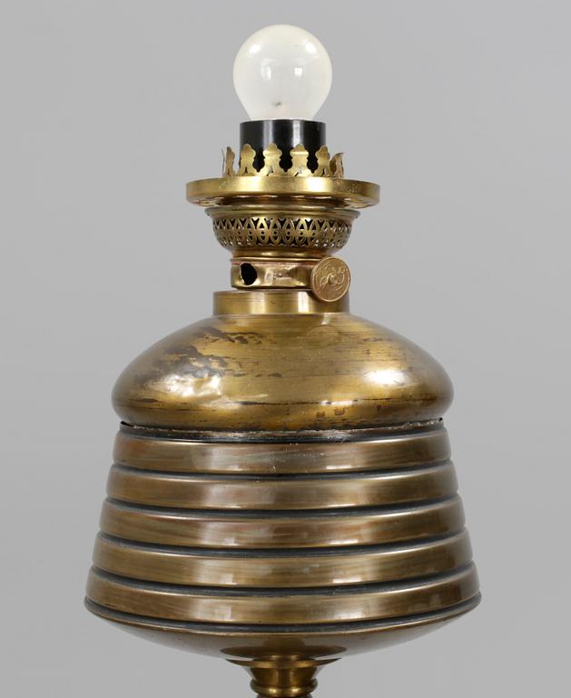 GOLVLAMPA, mässing, jugend, 1900-talets första hälft.