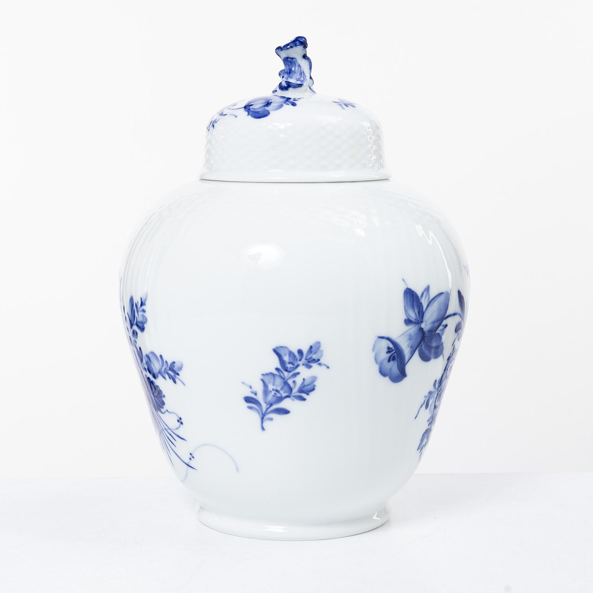 Royal Copenhagen, urn with lid, "Blue Flower".