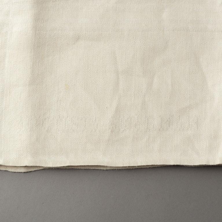 Augusta Skårman, duk, linnedamast, ca 244,5 x 155,5 cm, Gotland.