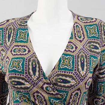 A wrapdress by Diane von Furstenbeg.