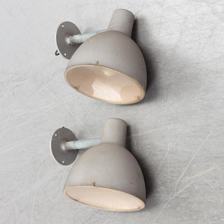 Poul Henningsen, a pair of Toldbod outdoor lights, Louis Poulsen.