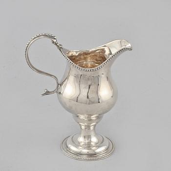 GRÄDDKANNA, silver, London, innan 1822. Vikt ca 125 g.