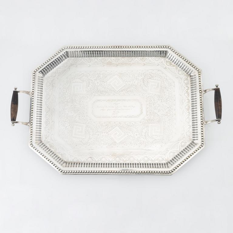 Bricka, nysilver, år 1900.