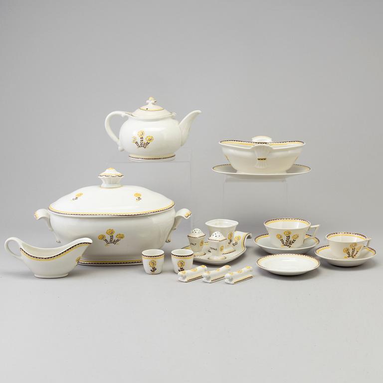 WILHELM KÅGE, servis, 87 delar, flitgods, "Tussilago", Gustavsberg, cirka 1930-tal.