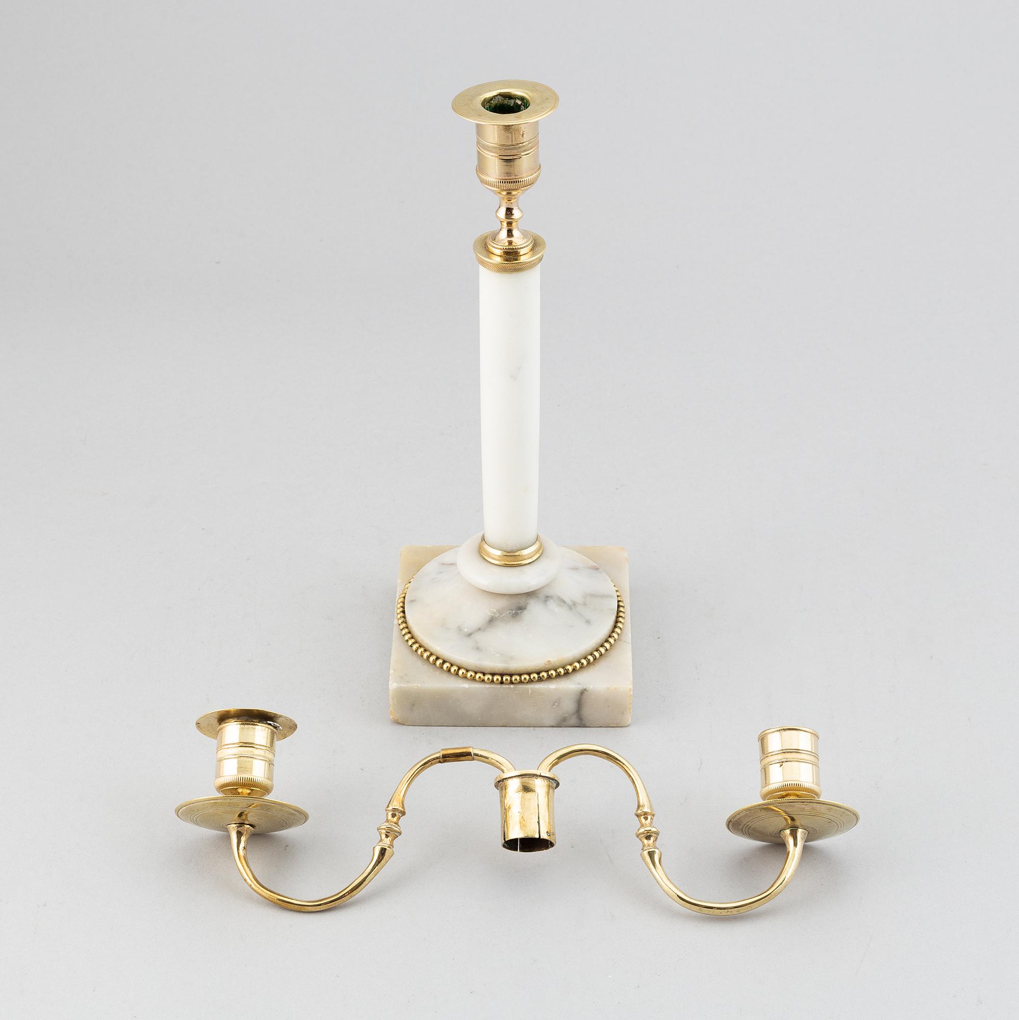 Kandelaber/ljusstake, sengustaviansk, mässing och marmor, omkring år 1800.