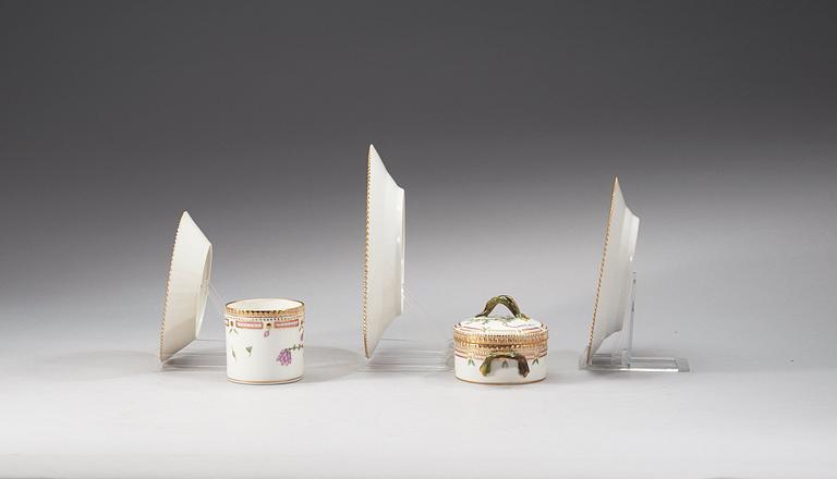 KAFFESERVIS, 14 delar, porslin. "Flora Danica", Kungl. Dansk, 1900-tal.