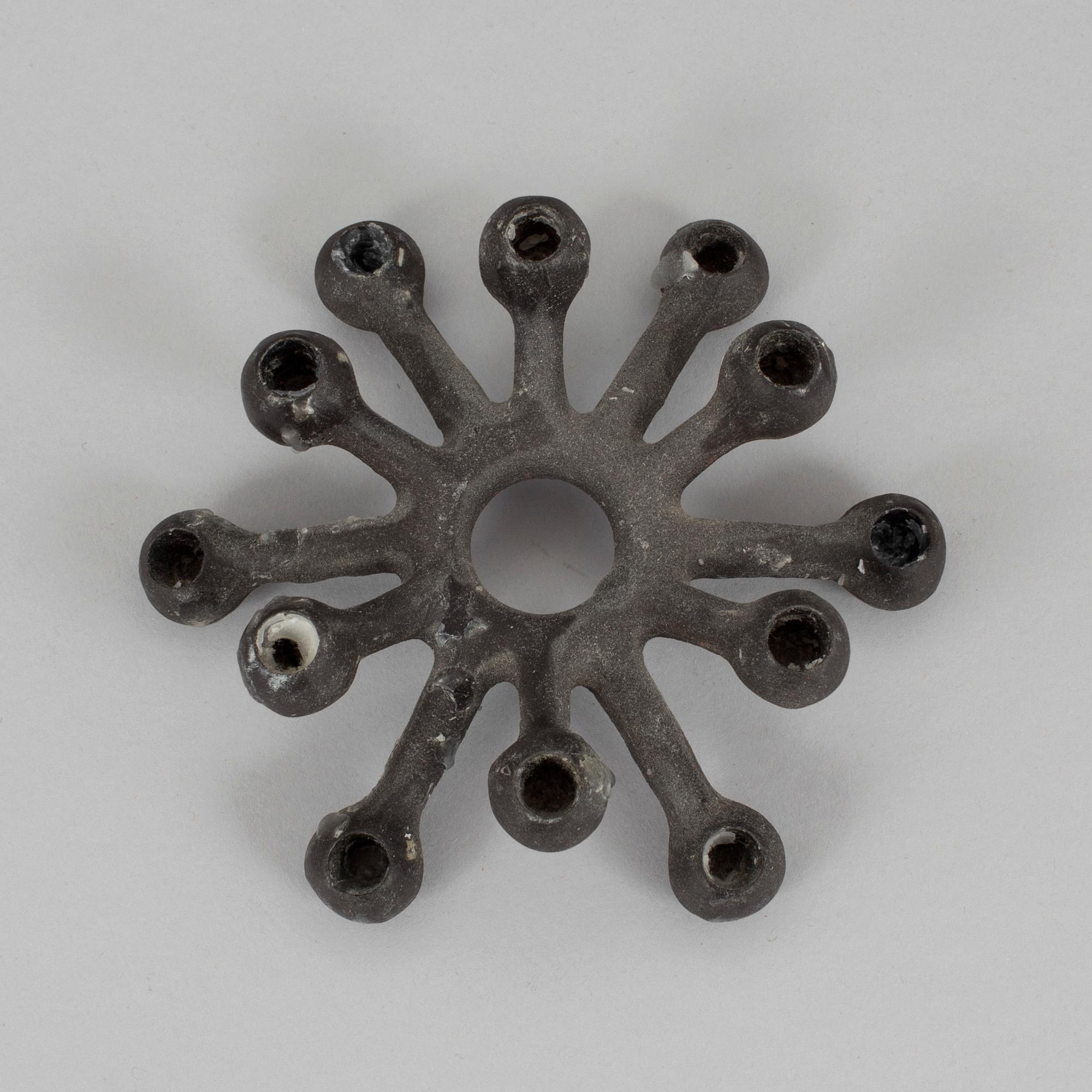 JENS QUISTGAARD, ljusstake, gjutjärn, Dansk Designs, Danmark.