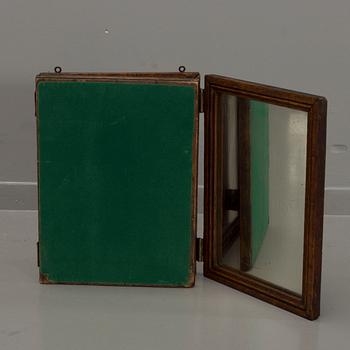An app. 1900 mirror.