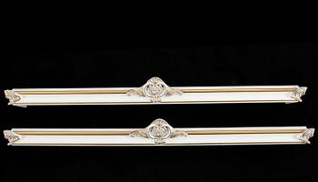 KORNISCHER, ett par, rokokostil, 1900-talets andra kvartal.