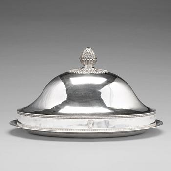 217. An Austrian 19th century silver serving dish and cover, mark of Aloys Würth, Vienna c. 1820.