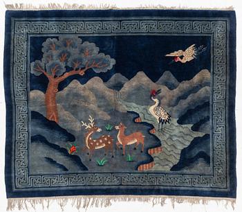 A Chinese rug, semi-antique /old, 191 x 157 cm.