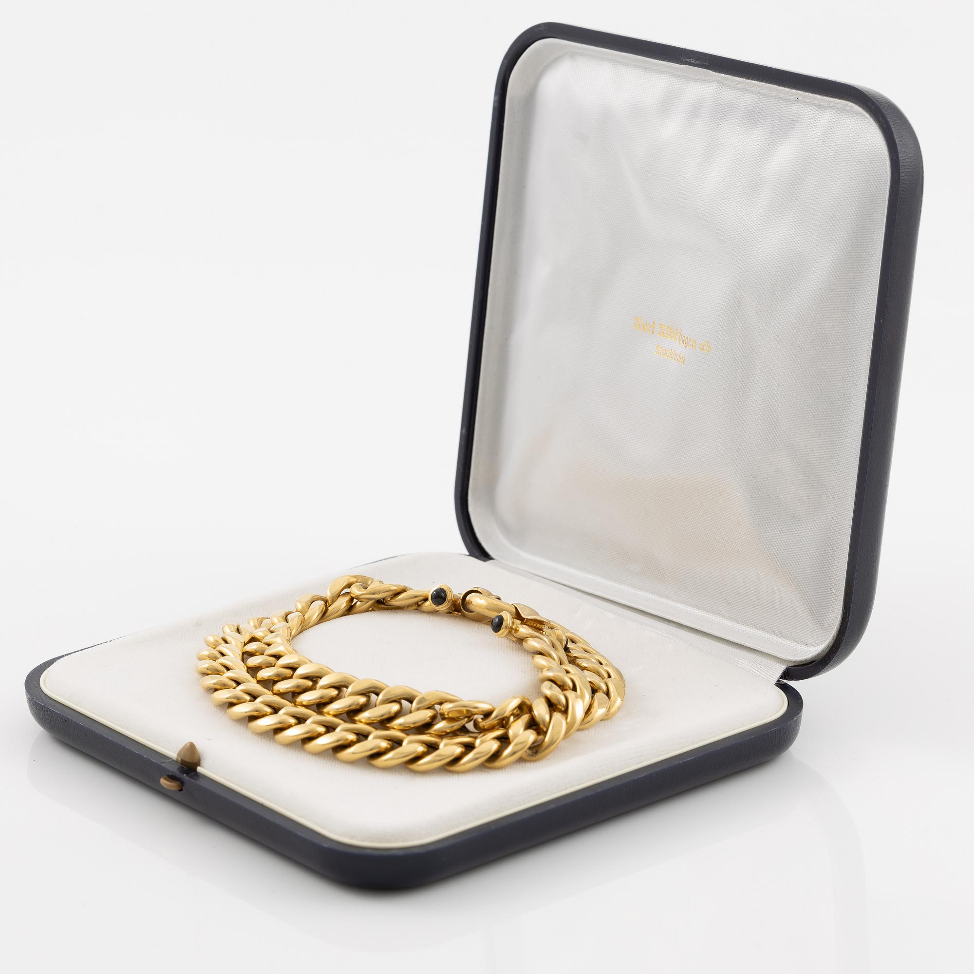 Necklace 18K gold with cabochon-cut sapphires.