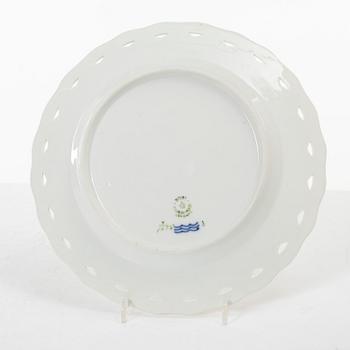 Royal Copenhagen, A pair of lattice bowls with stands and a pair of leaf-shaped dishes, 'Saxon Flower', Denmark, 1923-34.