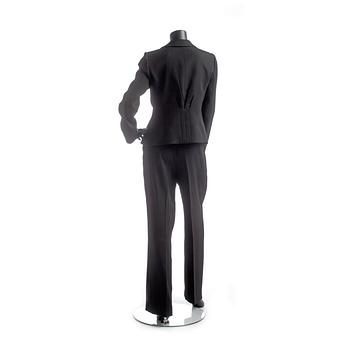 ARMANI COLLEZIONI, a two-piece suit consisting of jacket and pants.