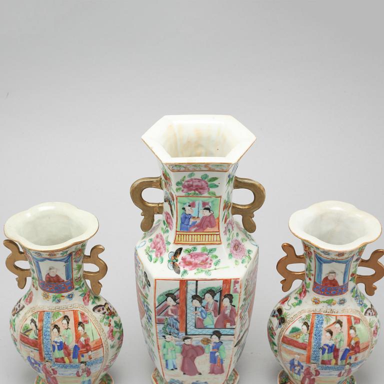 Three porcelain vases from China, late 19th century.
