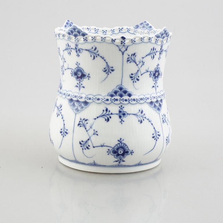 A 'Blue Fluted Full Lace' / 'Musselmalet' porcelain vase / pot, Royal Copenhagen, model 1132, 1898-1923.