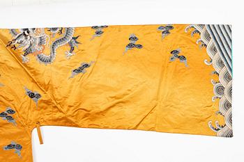A Chinese embroidered silk robe, 20th century.