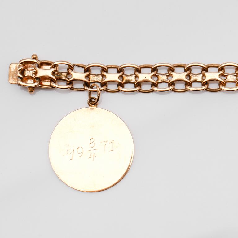 ARMBAND, 18K guld, svenska stämplar, 1968. Vikt ca 15 g.