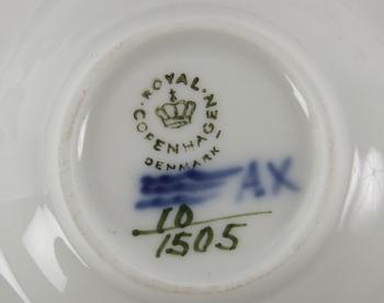 SERVIS, 27 delar, porslin, "Blå blomst", Royal Copenhagen.