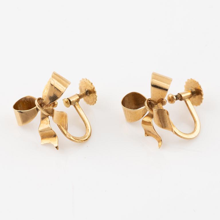 Brooch and a pair of earrings, 18K gold, including Stigbert.