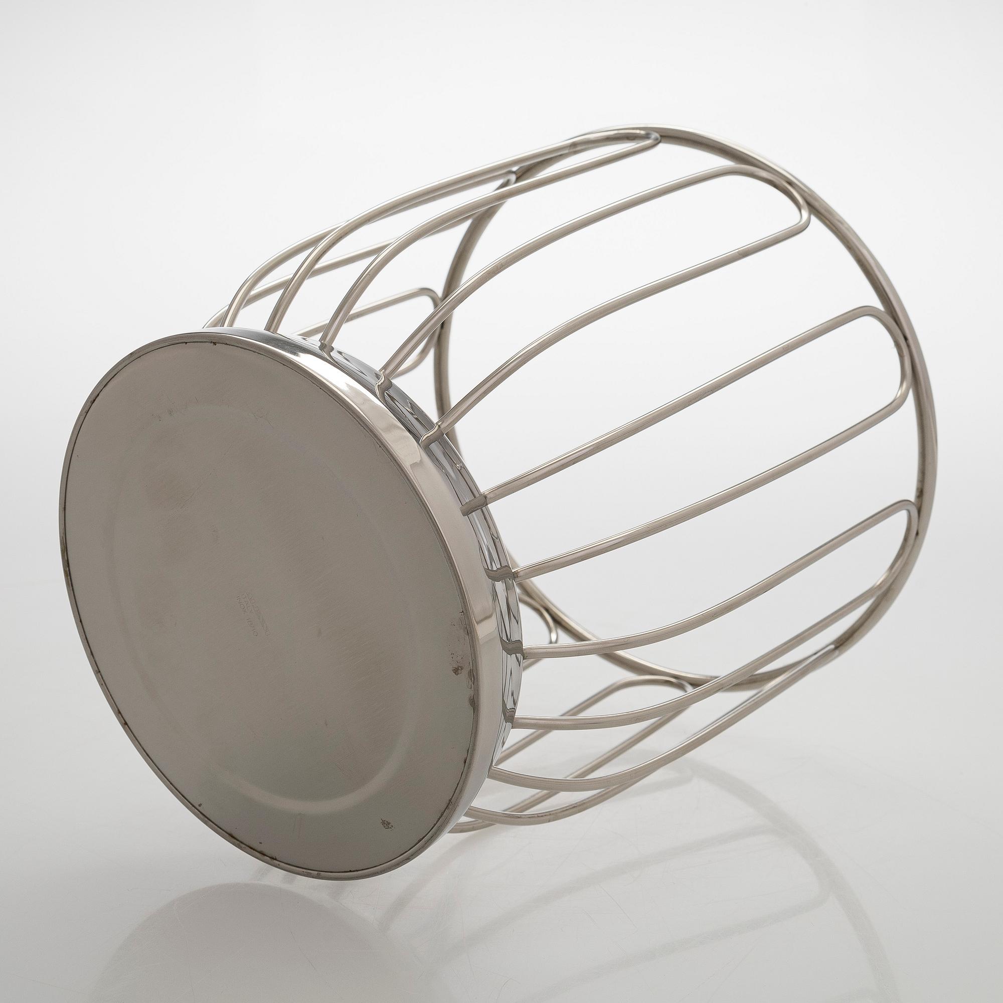 Alessi, a set of three serving bowls '370' and '845', Italy.