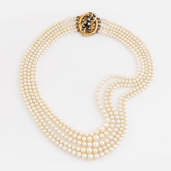 Five strand calibrated cultured pearl necklace, goldclasp with rose cut diamonds.