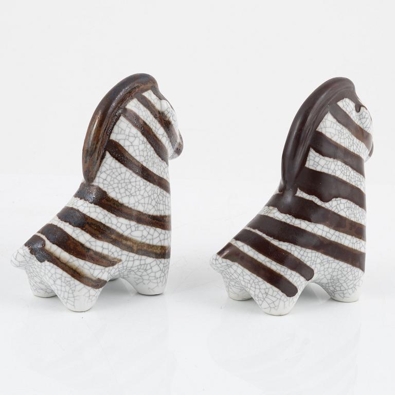 Taisto Kaasinen, a pair of stoneware figurines, Arabia, Finland.