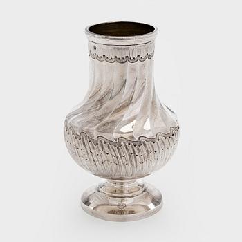 Boin-Taburet, maljakko, hopeaa (.950), Pariisi 1800-luvun loppu.