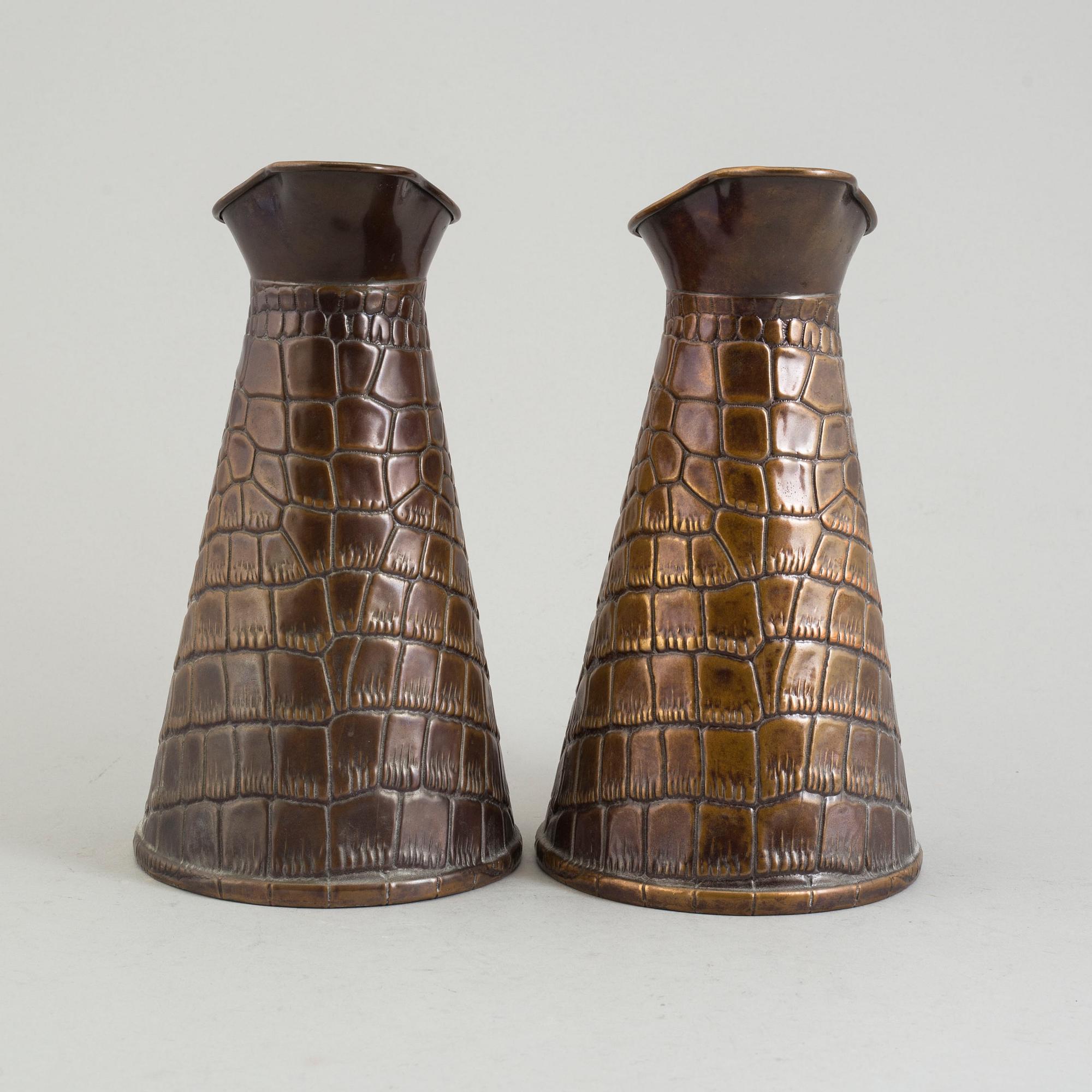 JOSEPH SANKEY & SON, VINKANNOR, ett par, Bilson, Wolverhampton, 1900-talets början.
