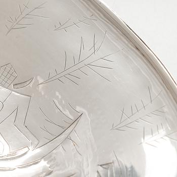 Tapio Wirkkala, Fat, silver, "Björnjakt", Tillander, Helsingfors 1951.