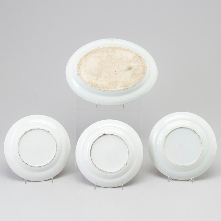 A lot of three dishes and one serving dish, Qing dynasty, 19th century.