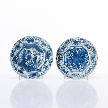 926. A set of 10 blue and white kraakdishes, Ming dynasty, Wanli (1572-1620).