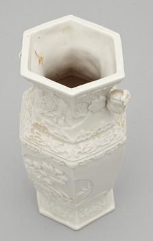VAS, blanc de chine. Kina, 1900-tal.
