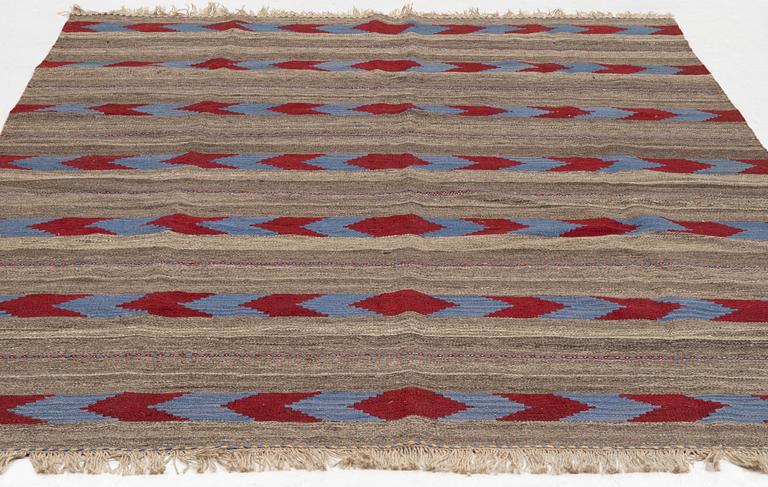 Carpet, Persian kilim, 297 x 200 cm.