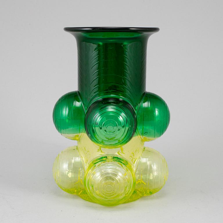 NANNY STILL, a 'Pajazzo' glass vase from Riihimäen Lasi Oy, Finland, 1970's.