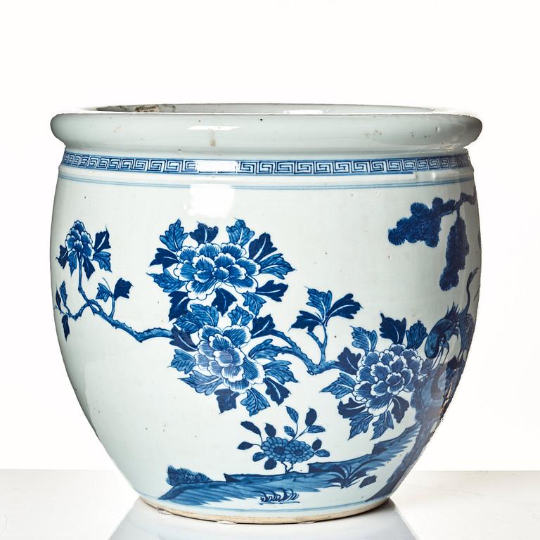 A large blue and white fish basin, Qing dynasty, 19th Century.