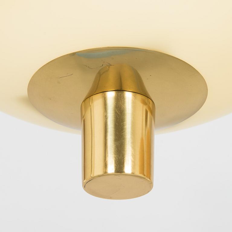 Paavo Tynell, taklampa, modell 9045 Idman 1900-talets mitt.