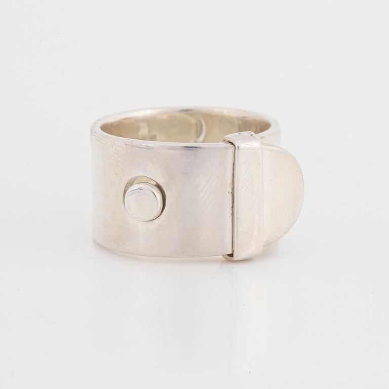 Vivianna Torun Bülow Hübe, a sterling silver "belt" ring, Jakarta Indonesia.