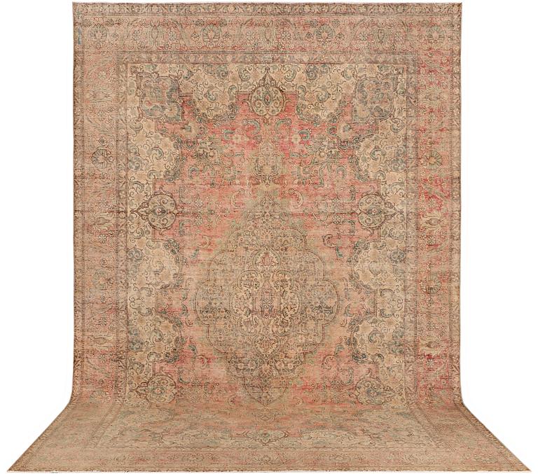 A carpet, Persian, Vintage Design, ca 470 x 298 cm.