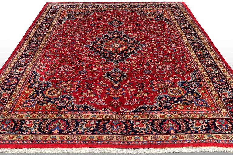 MATTA, Meshed, ca 340 x 255 cm.