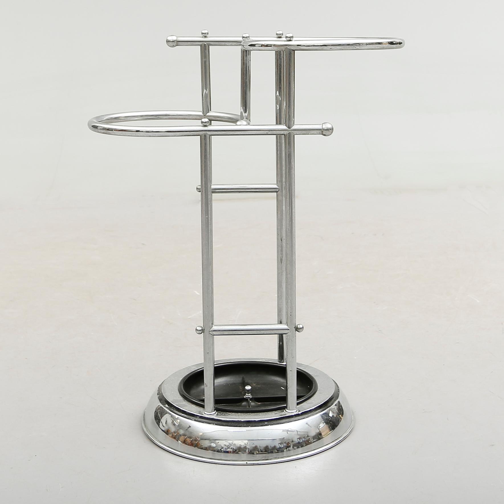PARAPLYSTÄLL, kromad metall, 1900-talets första hälft.