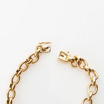 Cartier, Armband av 18K guld med runda briljantslipade diamanter.