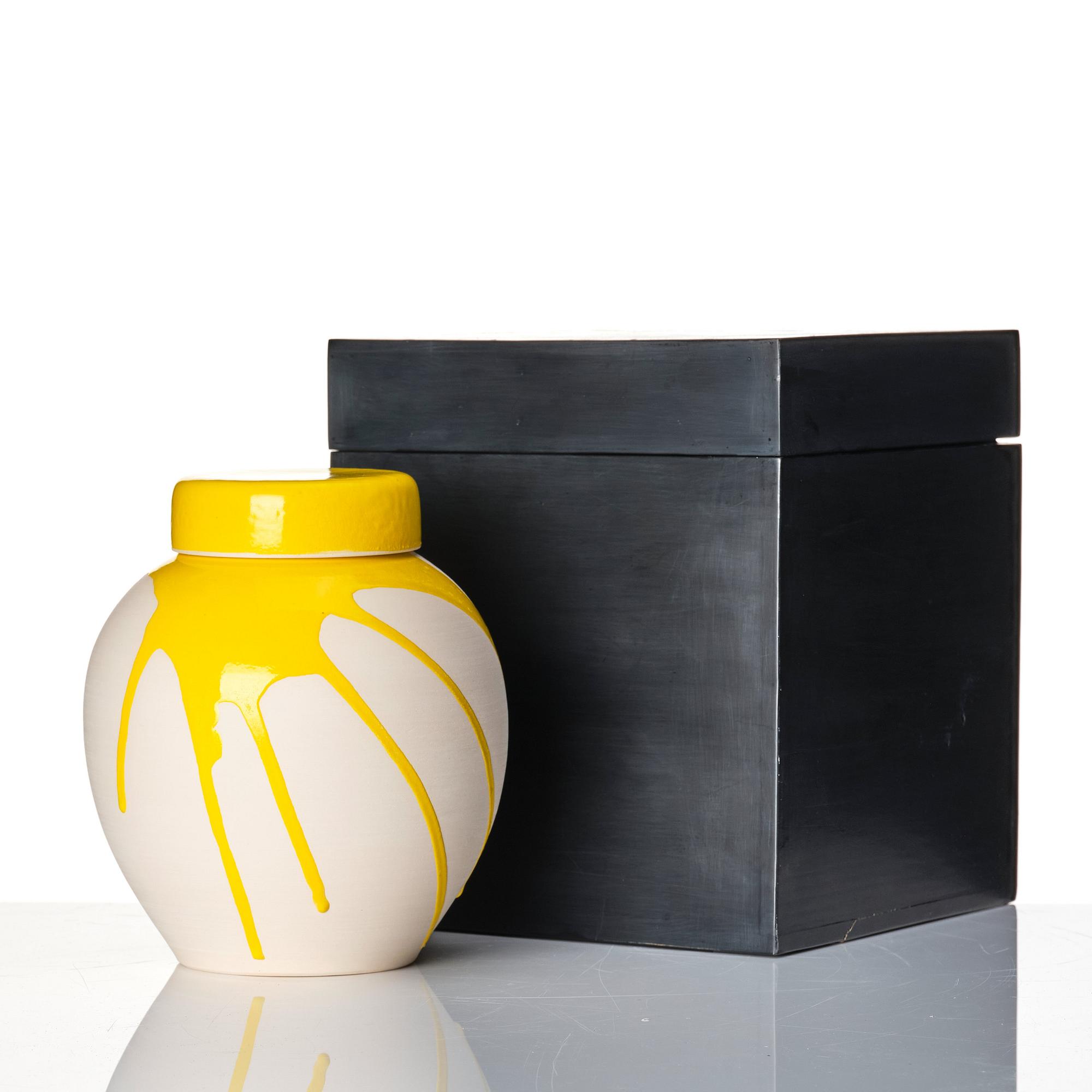 Åsa Bonnier, a 'Splash' ceramic jar with cover, Paris 2006.