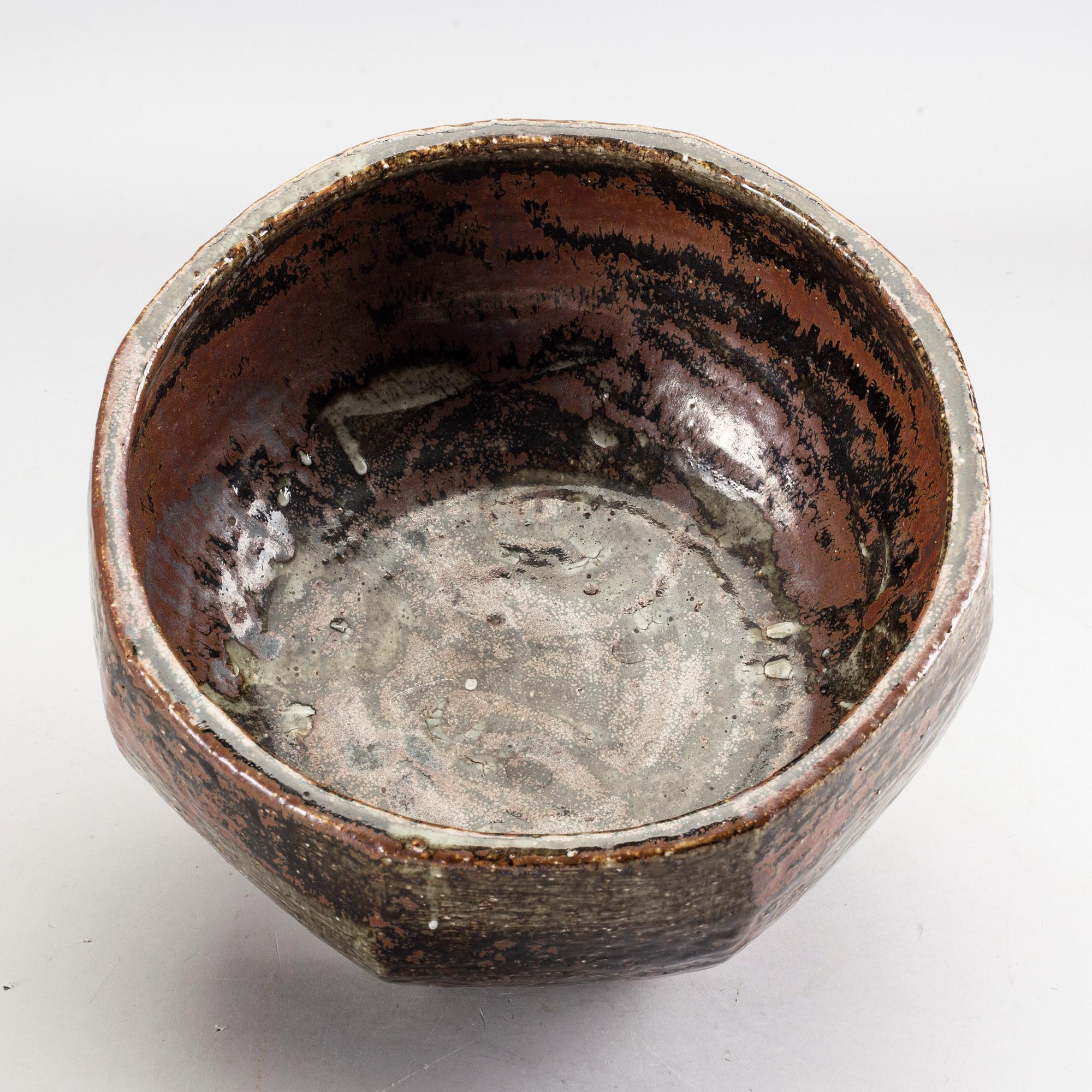 CARL-HARRY STÅLHANE, a large stoneware bowl, Rörstrand 1963(?).