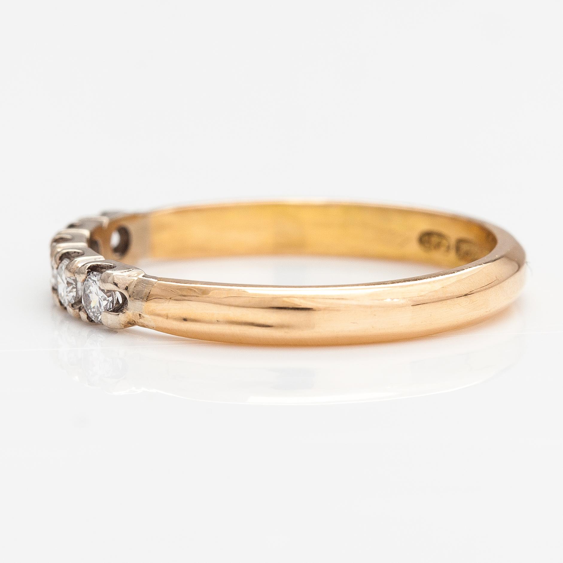 An 18K gold ring with diamonds ca. 0.20 ct in total. Lagercrantz Jewellery, Tammisaari 2013.