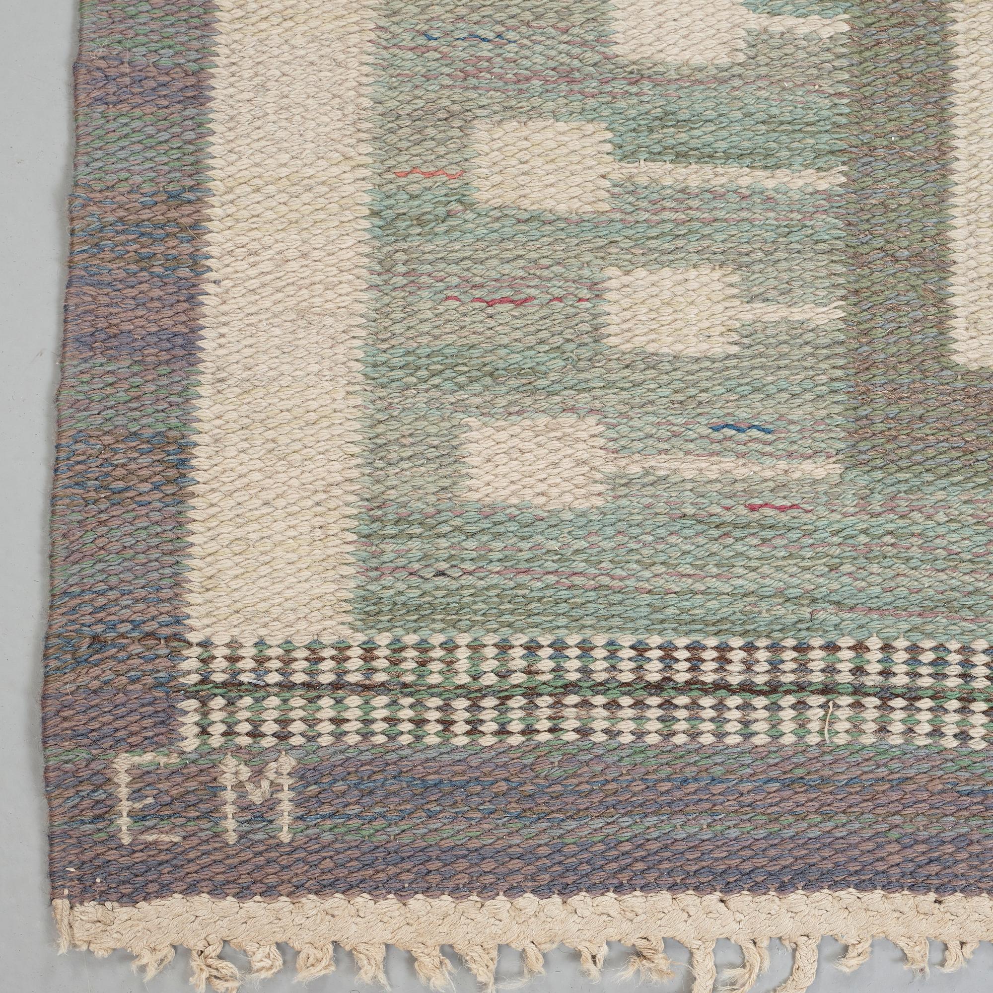 CARPET. "Flickorna i fönstret". Flat weave. 251,5 x 196,5 cm. Signed EM SH.
