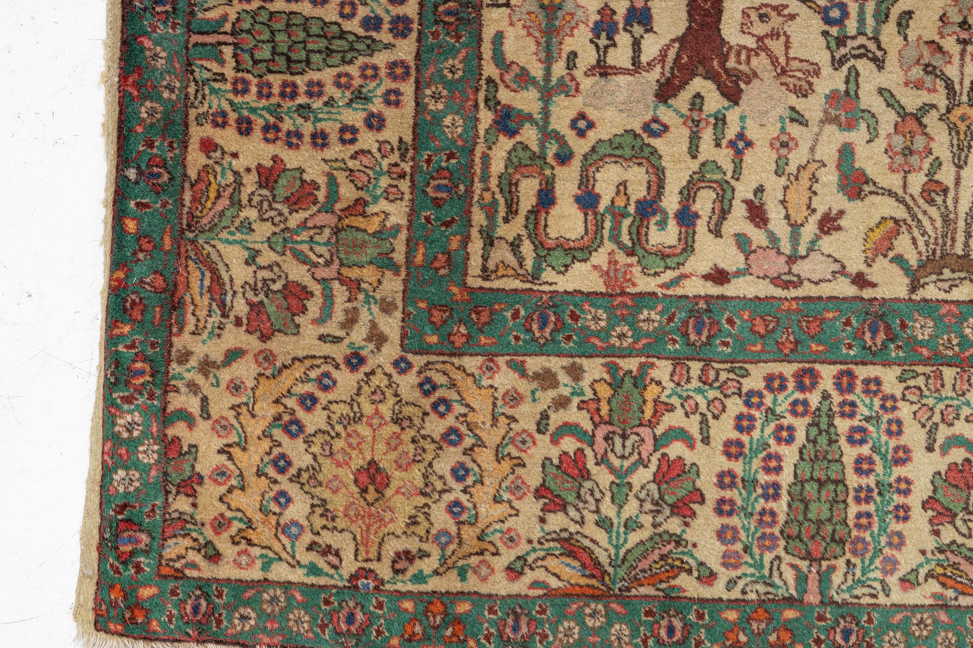 Matta, semiantik Täbris, Nordvästra Persien, ca 285 x 196 cm.