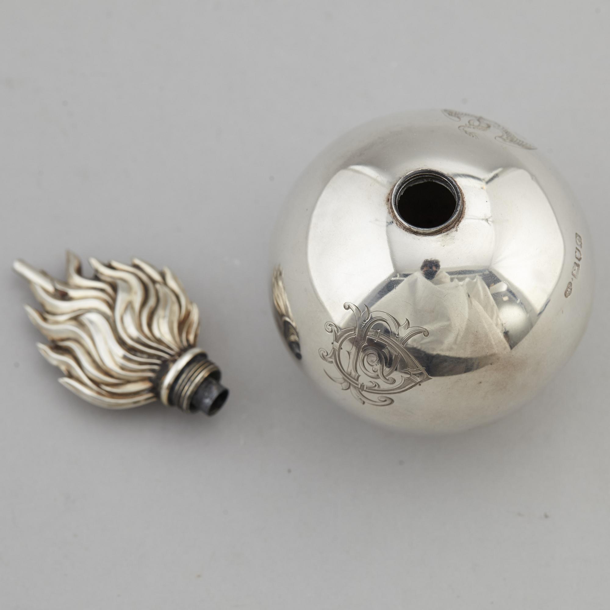 Sugar caster, silver,  Goldsmiths & Silversmiths Co, London 1904-1905.